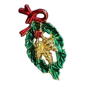 Vintage Christmas Wreath Brooch or Pin, Pinecone and Holly XMAS Holiday
